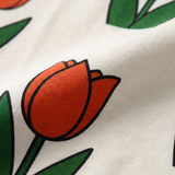 Primo piano sul morbido tessuto di bambù del Miffy nel set da salotto in bambù con stampa "Meadow tulip"